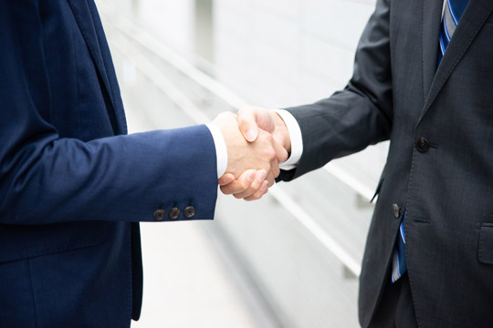 株式会社ロストラム　握手